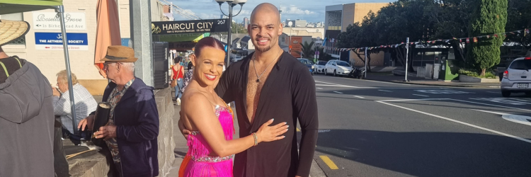 SALSA SHOWCASE: ENRIQUE JOHNS AND AMY HORNER